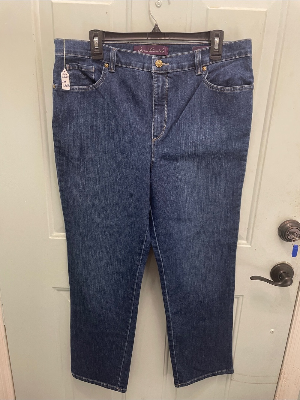 Gloria Vanderbilt Straight Leg Jeans in Dark Blue Wash